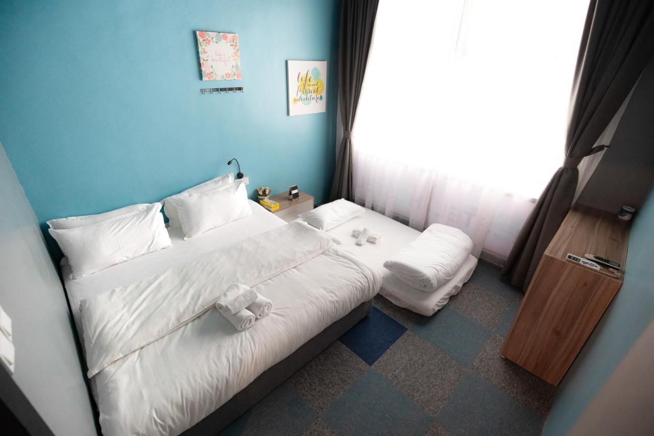 Vibrant Hostel Кота Кинабалу Екстериор снимка